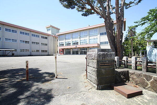 画像12:新潟県立阿賀野高校 1059m
