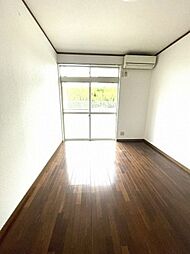 シモンズ栗木台 107 1階1Kのリビング/ダイニング