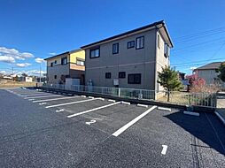 敷地内舗装駐車場、別途契約月額5、500円（税込）※台数に限りがあるので要空き確認※