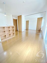 フレア 1階1LDKのリビング/ダイニング