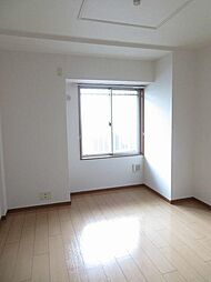 ロイヤル・レジデンス壱番館 1階1LDKのリビング/ダイニング