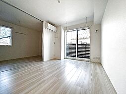 パインヒルズ 2階1LDKのリビング/ダイニング