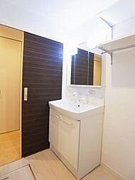 忙しい朝の身支度に活躍する独立洗面化粧台☆