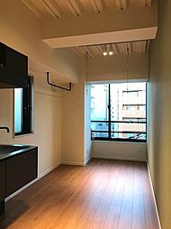 TOYO-ICHI APARTMENT. 5階ワンルームのリビング/ダイニング