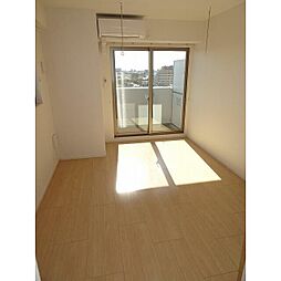 ホワイトマーベル 8階1Kのリビング/ダイニング