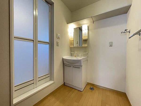 apartment 岩手県奥州市水沢字虚空蔵小路3-2
水沢虚空蔵小路の賃貸情報を見る
物件地図