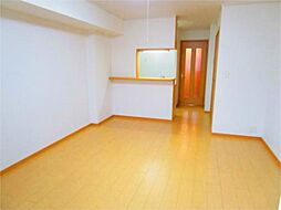 ベル・コルソ 1階ワンルームのリビング/ダイニング