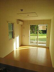 ヒルサイドハウス 1階1LDKのリビング/ダイニング