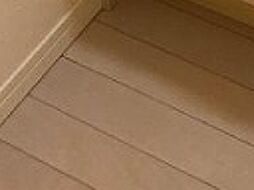 サークルハウス北千住 1階ワンルームのリビング/ダイニング