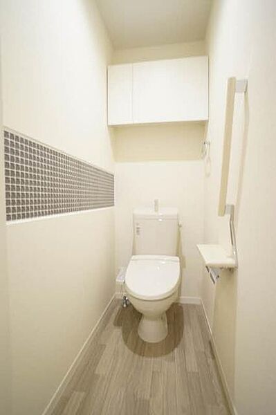 画像11:◇トイレ◇　洗浄機能付き便座となっており便利な仕様となっております。
