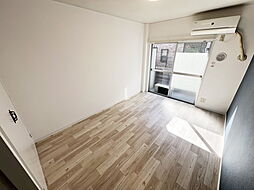 コンフォスタジオ永山 110 1階1Kのリビング/ダイニング