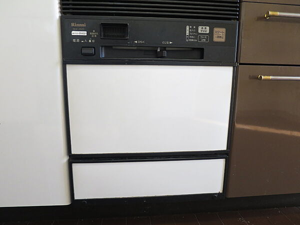 画像12:食洗機つき広々システムキッチン！3口コンログリル付き♪