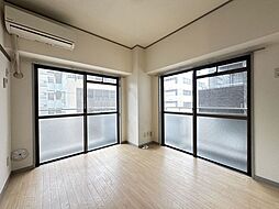 第26クリスタルマンション 5階ワンルームのリビング/ダイニング