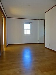 サンレイクキュア 1階2LDKのリビング/ダイニング