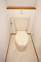 [トイレ] 白を基調とした空間で清潔感のあるトイレです♪