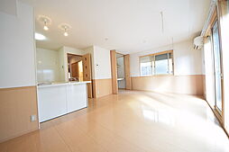 フローラ1 1階2LDKのリビング/ダイニング