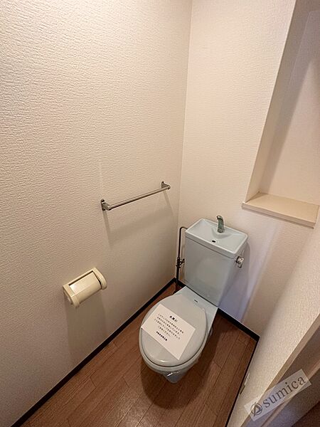 画像22:この空間なんだか落ち着きます。清潔感のあるトイレです。