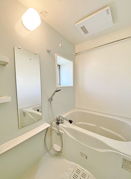 画像8:浴室乾燥・暖房機能付き浴室
