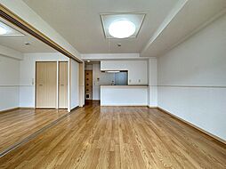 JR南武線 稲城長沼駅 徒歩11分の賃貸マンション 1階2LDKのリビング/ダイニング