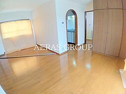 ウメジュネス 5階2LDKのリビング/ダイニング