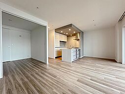 ＨＡＲＵＭＩ　ＦＬＡＧ　ＰＡＲＫ　ＶＩＬＬＡＧＥ　Ｆ棟 811 8階3LDKのリビング/ダイニング