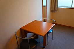 レオパレスCalm戸倉I 2階1Kのリビング/ダイニング