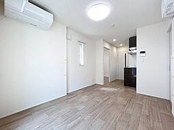 グラン シュバリエ 1階1LDKのリビング/ダイニング