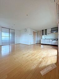 メゾン・ドール 201 2階1LDKのリビング/ダイニング