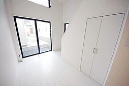 JS2　ジェイズツー 107 1階ワンルームのリビング/ダイニング