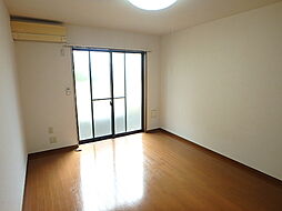 アムール K・T・T・M 101 1階1Kのリビング/ダイニング