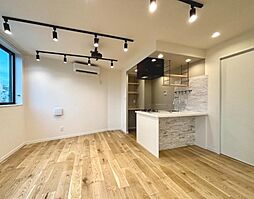 Lotus NAKANOSHINBASHI 2階2LDKのリビング/ダイニング