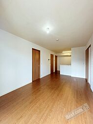 クラヴィーア上野芝 1階2LDKのリビング/ダイニング