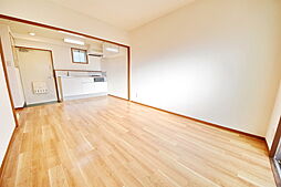 清新マンション 402 4階1LDKのリビング/ダイニング