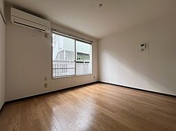 グリーンファンタジアI 111 1階ワンルームのリビング/ダイニング