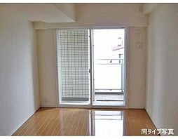 コンフォリア東池袋WEST 13階1LDKのリビング/ダイニング