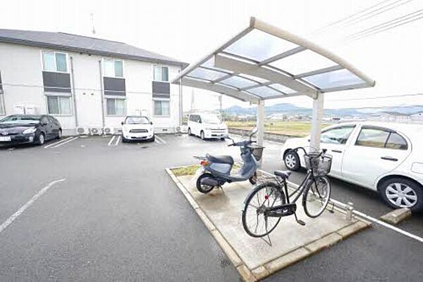 画像5:駐輪場があるのでバイクや自転車を置く事が出来ます！