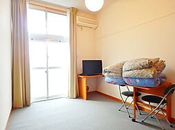 小田急小田原線 鶴川駅 バス18分 やくし台3丁目下車 徒歩8分の賃貸アパート 1階1Kのリビング/ダイニング