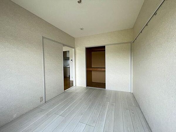 apartment 岩手県奥州市水沢字高屋敷100-1
水沢高屋敷の賃貸情報を見る
物件地図