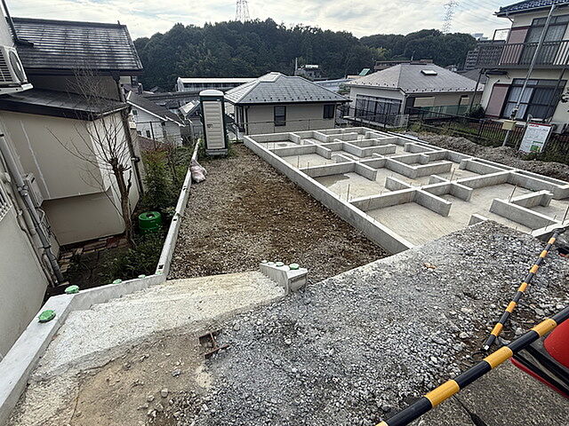 12 / 35