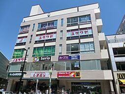 ツルハドラッグ大和駅前店 100m