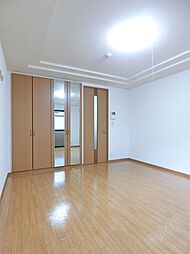 ロッソ・スクーデリア 1階1Kのリビング/ダイニング