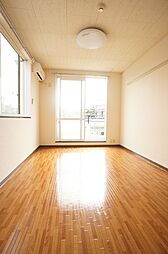 シルクハイム 201 2階1Kのリビング/ダイニング