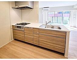 コンフォリア・リヴ西大島ＳＯＵＴＨ 3階3LDKのリビング/ダイニング