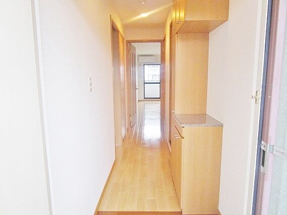 ラ・セラ・イースト_内装_3