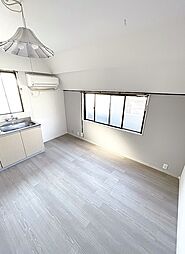 モンメゾン 302 3階ワンルームのリビング/ダイニング