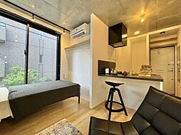 trias111 1階ワンルームのリビング/ダイニング