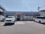 ローソン 草加氷川町南店 388m
