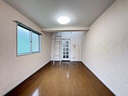 ルイ・シャトレII 302 3階1Kのリビング/ダイニング