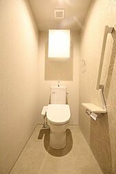多機能便座付きトイレです！