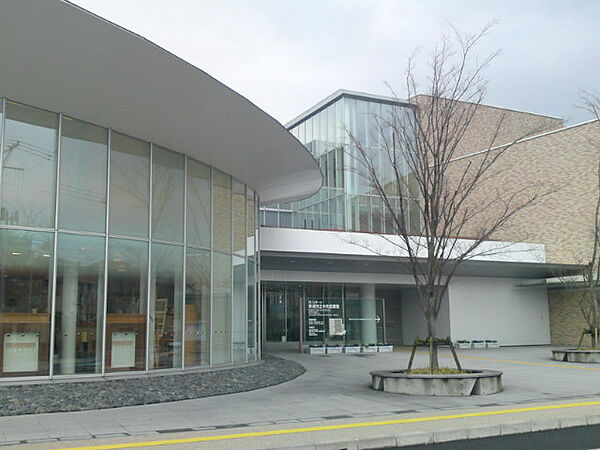 画像19:新潟市立中央図書館 291m